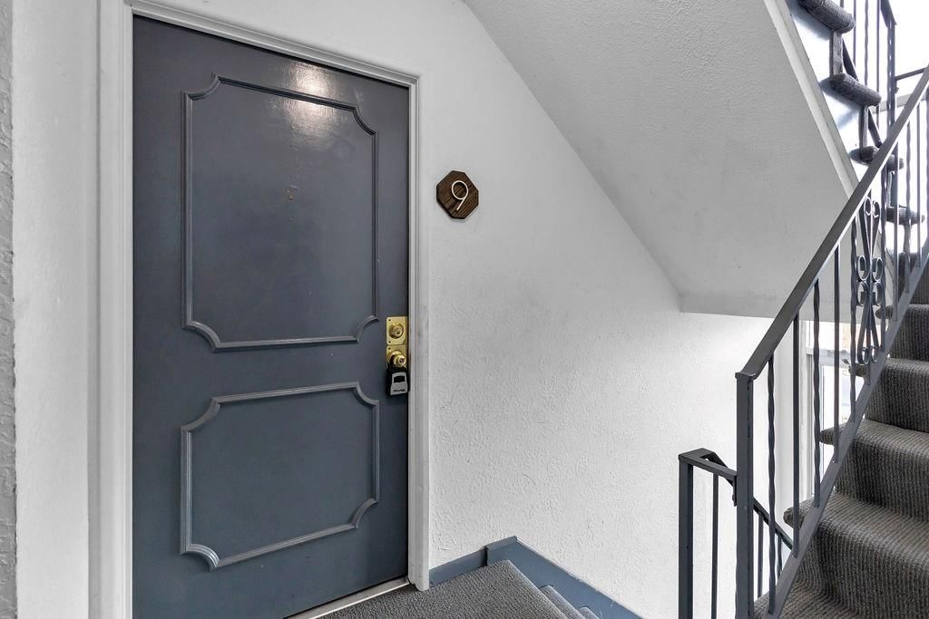 2811 Pembroke Lane — photo 2