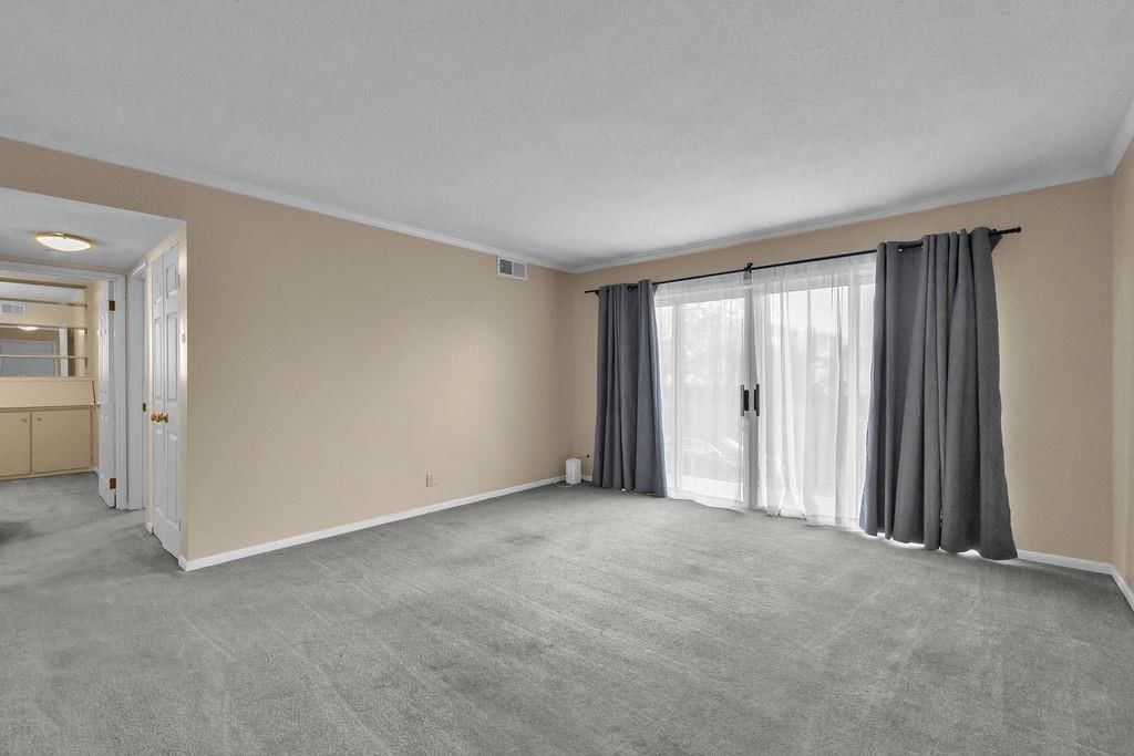 2811 Pembroke Lane — photo 3