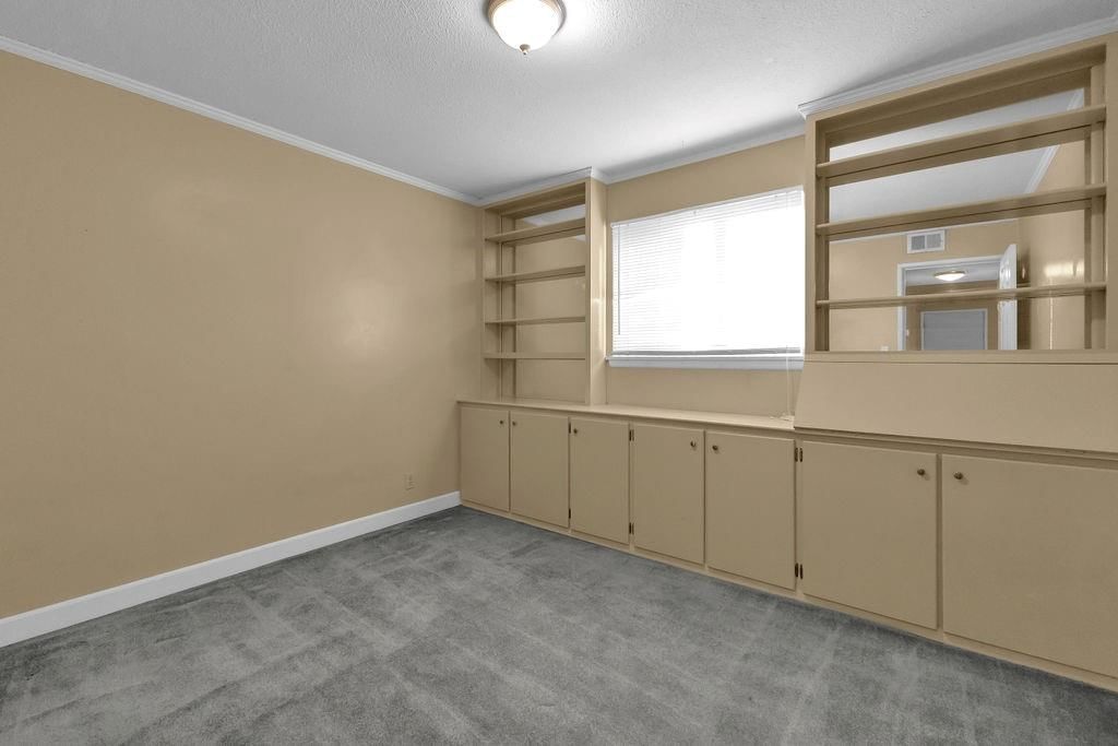 2811 Pembroke Lane — photo 11