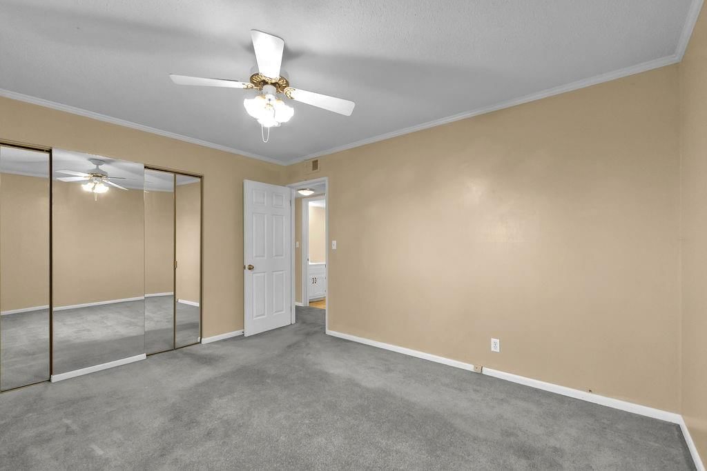 2811 Pembroke Lane — photo 16