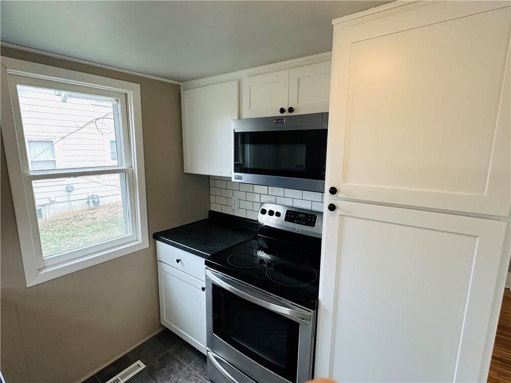 304 S Institute Street — photo 12