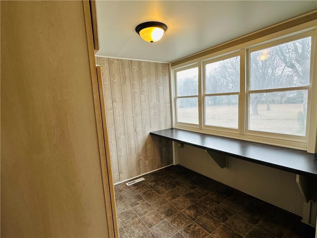304 S Institute Street — photo 14