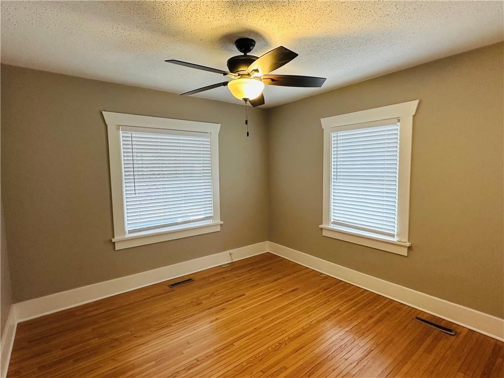 304 S Institute Street — photo 15