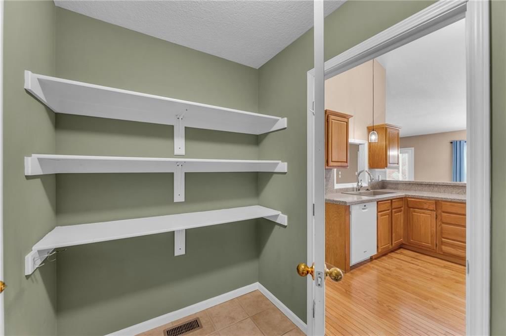 528 Durham Court — photo 21