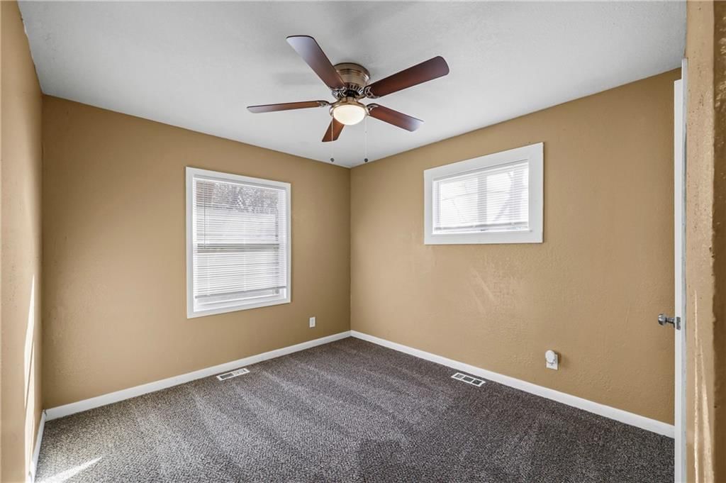 10008 Hardesty Avenue — photo 6