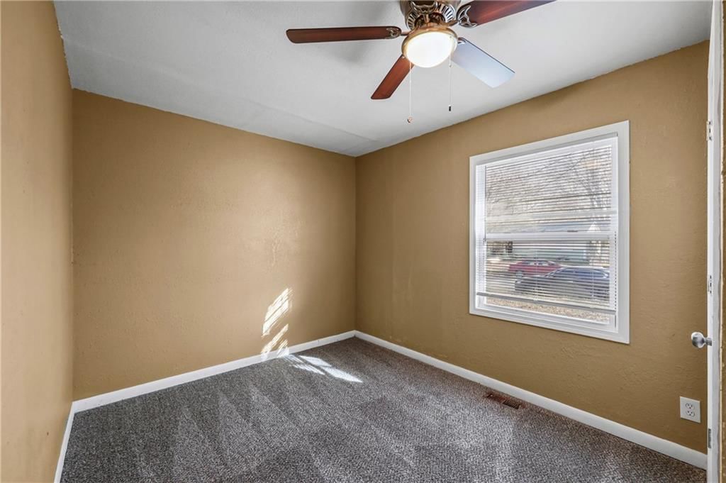 10008 Hardesty Avenue — photo 9
