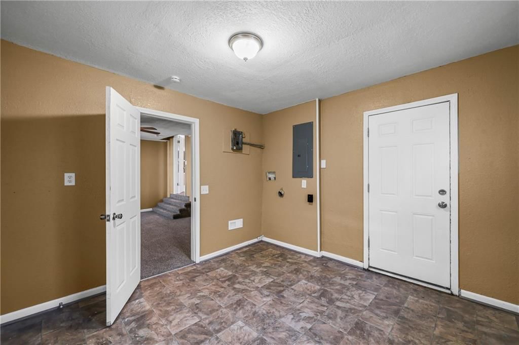 10008 Hardesty Avenue — photo 13