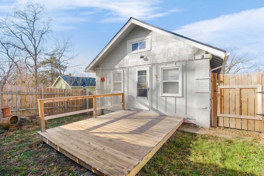 4201 S Thompson Street — photo 17