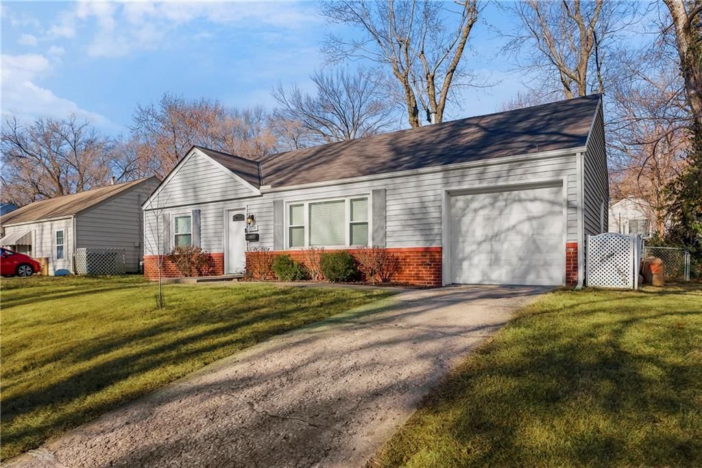 7576 Rainbow Drive — photo 2