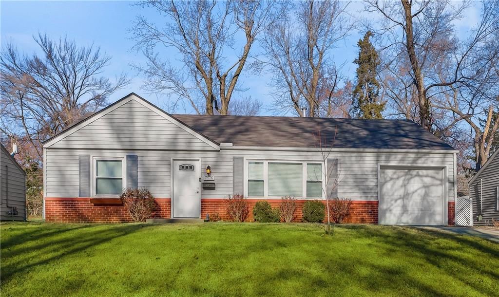 7576 Rainbow Drive — photo 3