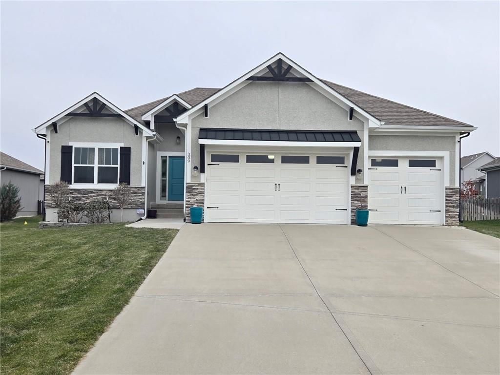 309 SW Chelmsford Drive, Blue Springs, MO