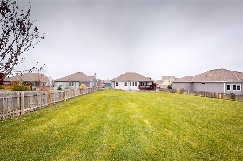 309 SW Chelmsford Drive — photo 10