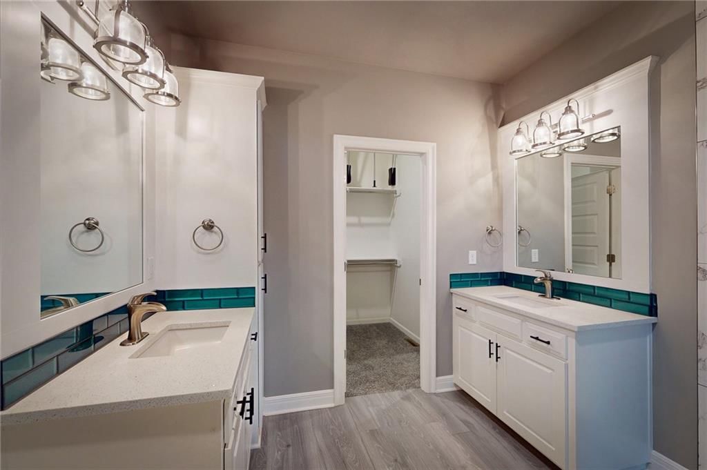 309 SW Chelmsford Drive — photo 47