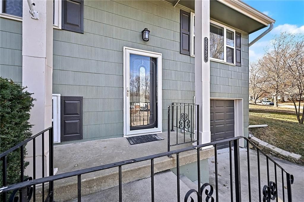 5525 NE 59th Terrace — photo 3