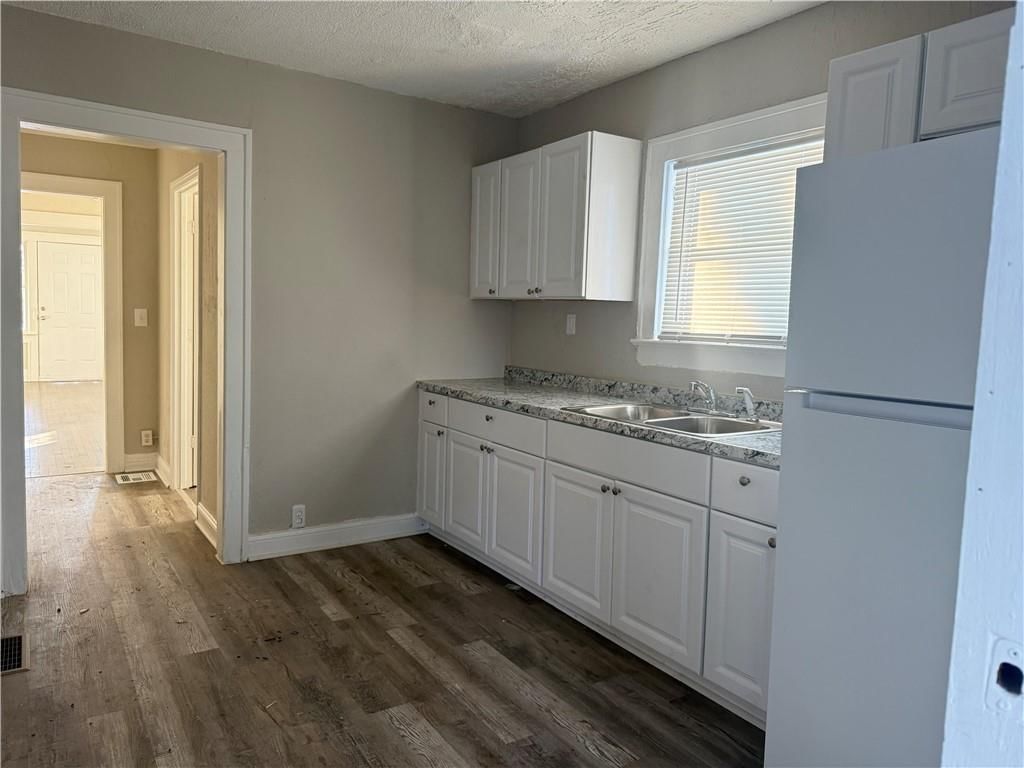 1910 E 80th Street — photo 10