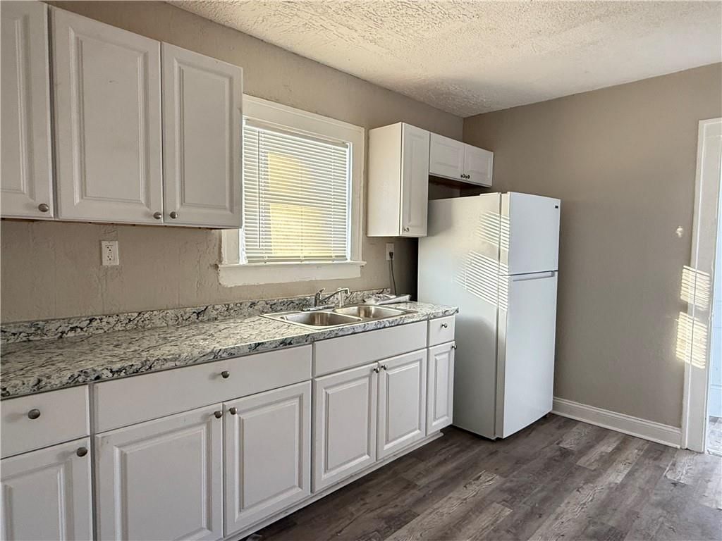 1910 E 80th Street — photo 11
