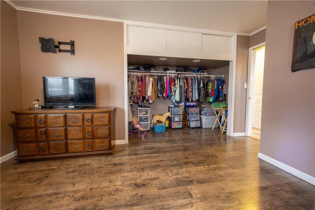 211 Skyline Drive — photo 16