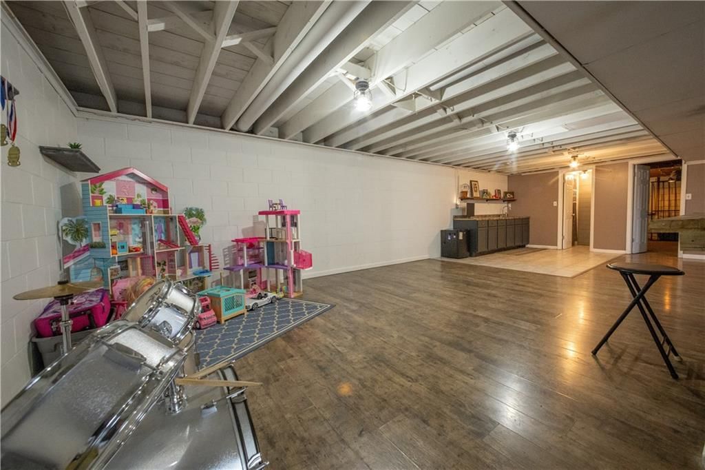 211 Skyline Drive — photo 22