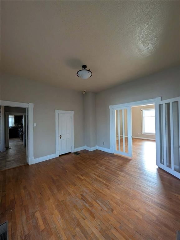 339 W 6th Avenue — photo 37