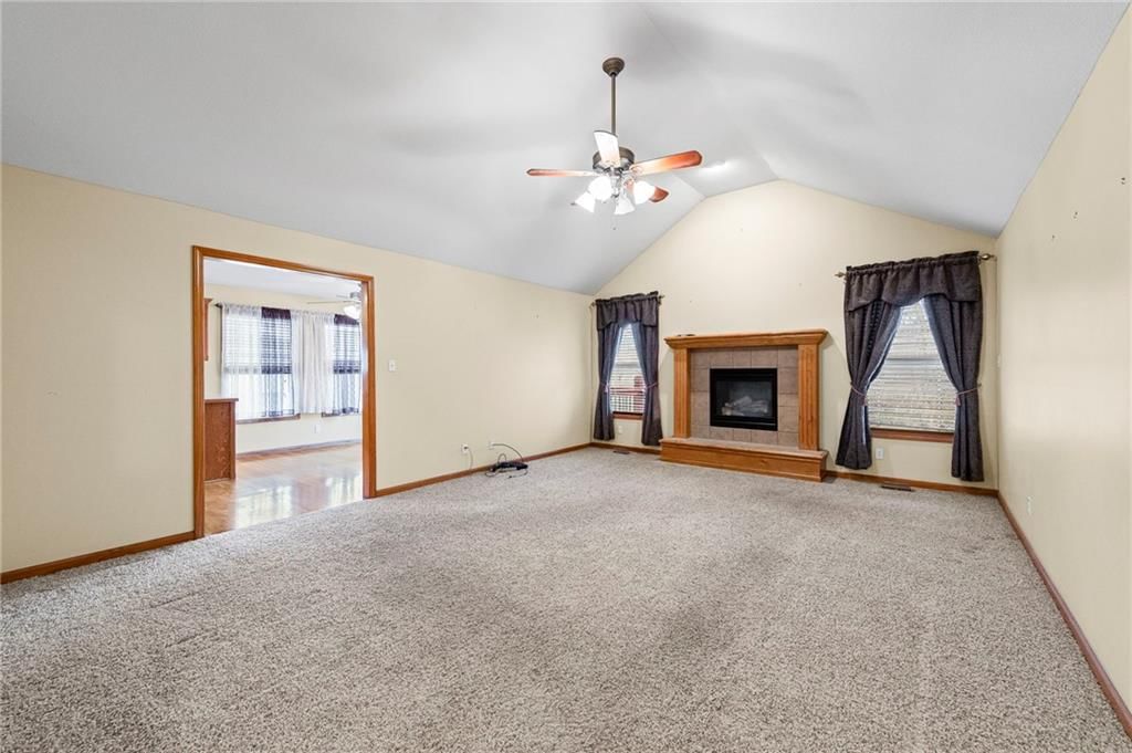 4923 Parkway Drive — photo 6
