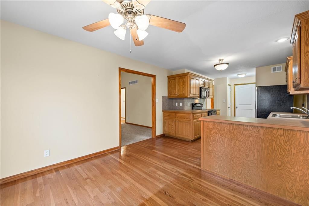 4923 Parkway Drive — photo 10