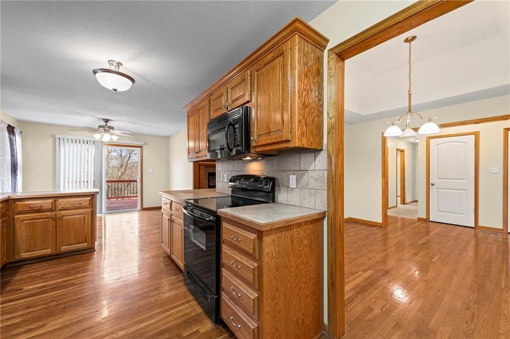 4923 Parkway Drive — photo 14