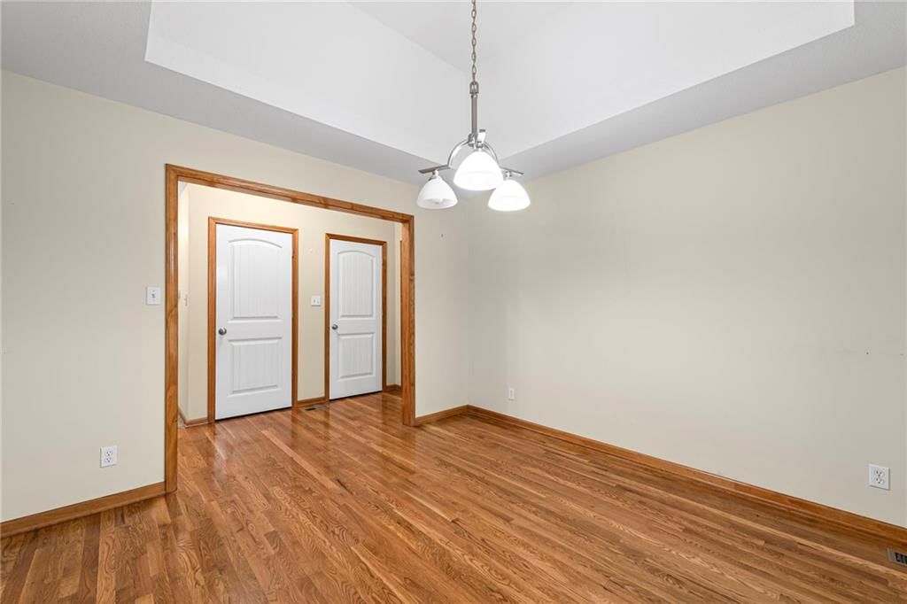 4923 Parkway Drive — photo 16
