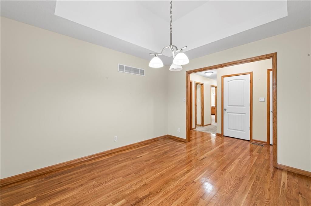 4923 Parkway Drive — photo 17