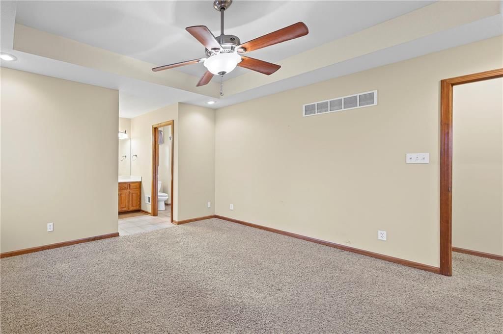 4923 Parkway Drive — photo 20