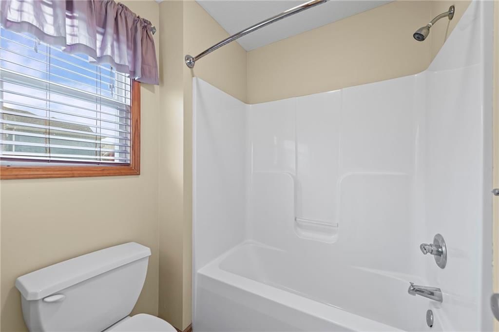 4923 Parkway Drive — photo 22