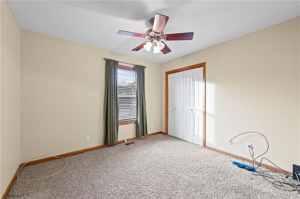 4923 Parkway Drive — photo 23