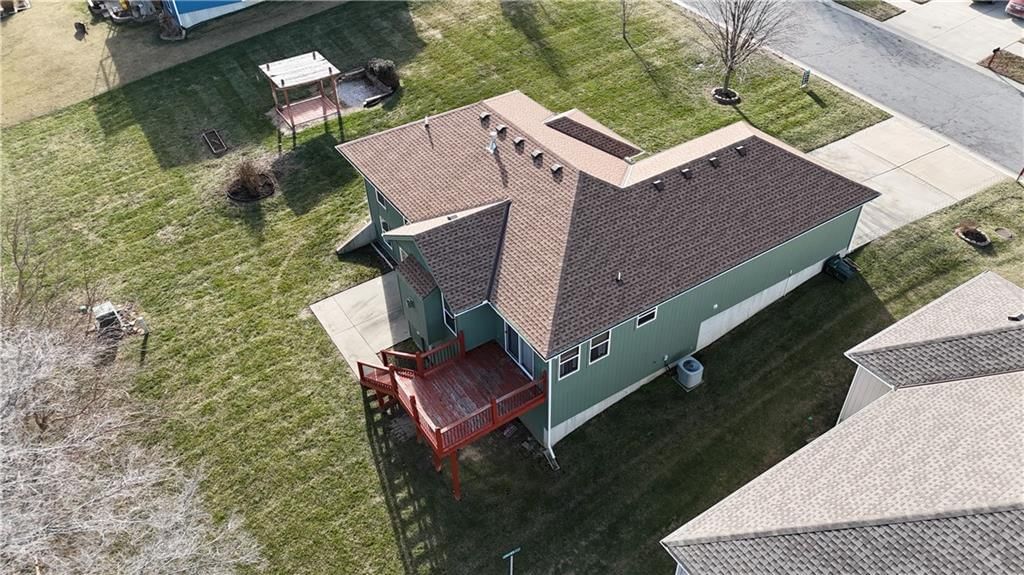 4923 Parkway Drive — photo 37