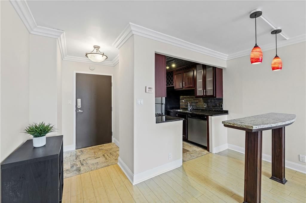 700 E 8th Street — photo 12