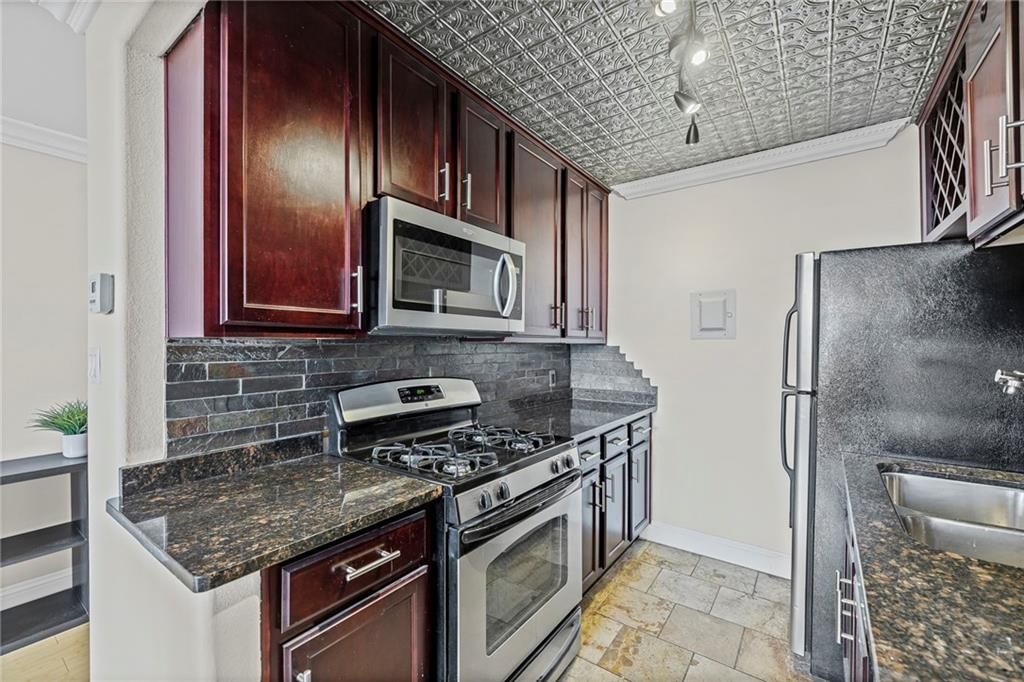700 E 8th Street — photo 15