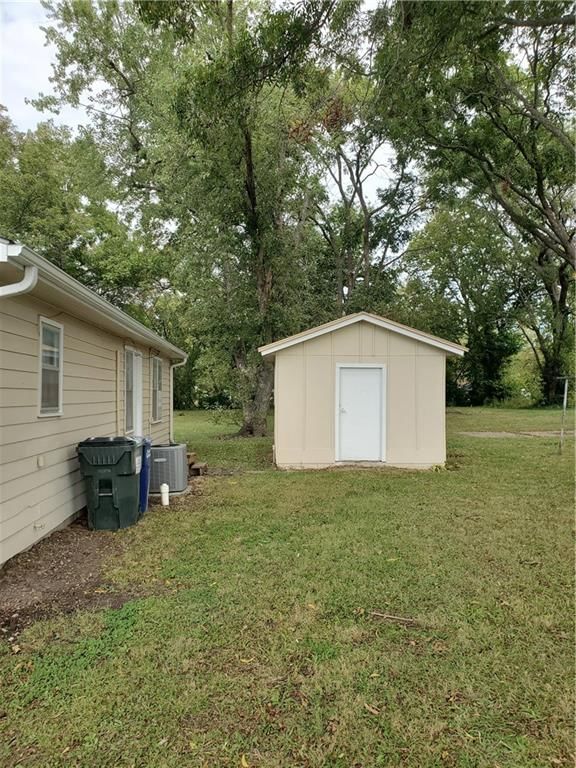 202 E linn Street — photo 3