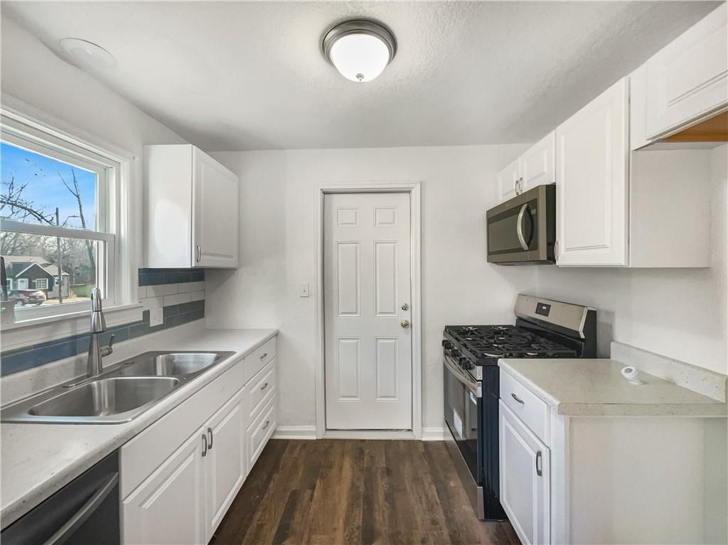 4444 N Chestnut Avenue — photo 2