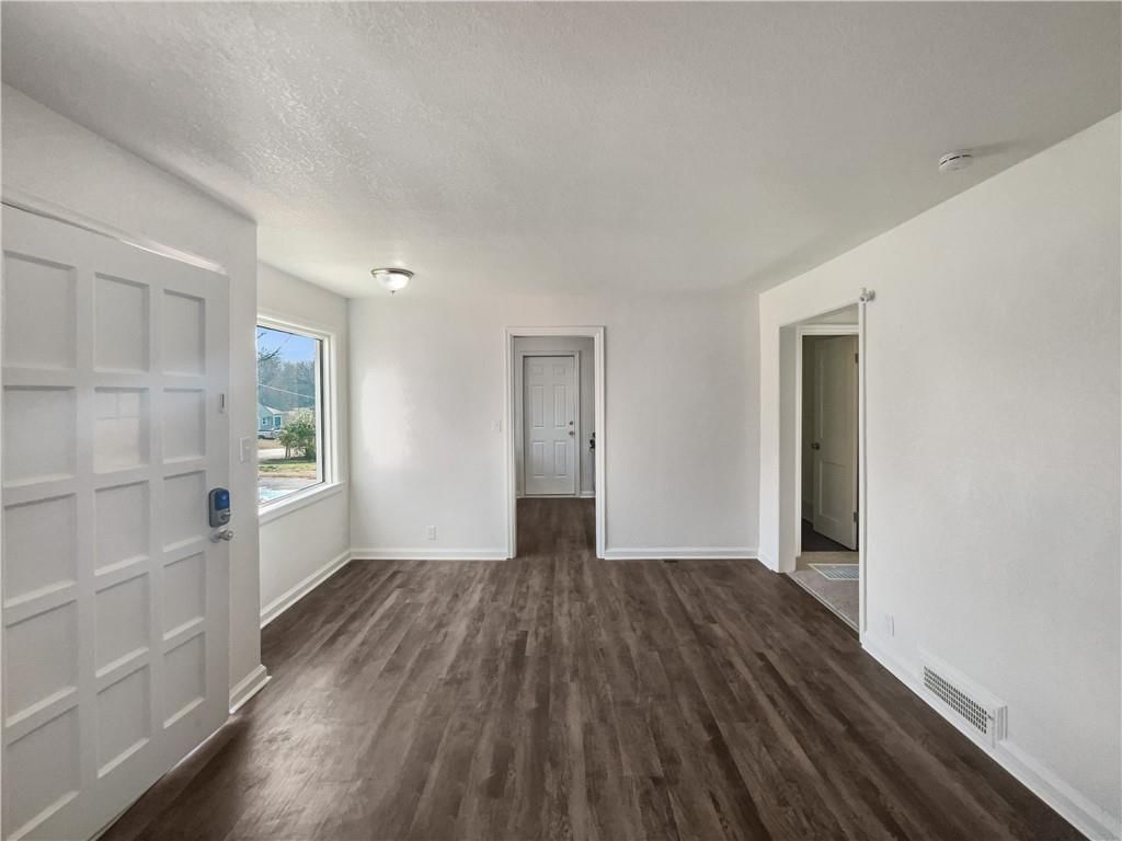 4444 N Chestnut Avenue — photo 3