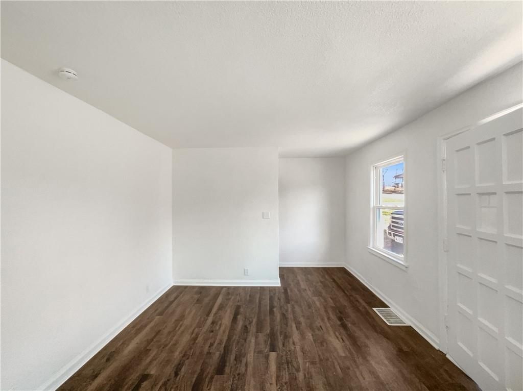 4444 N Chestnut Avenue — photo 8