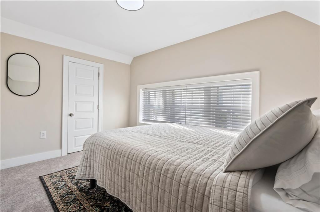 3833 Wyandotte Street — photo 11