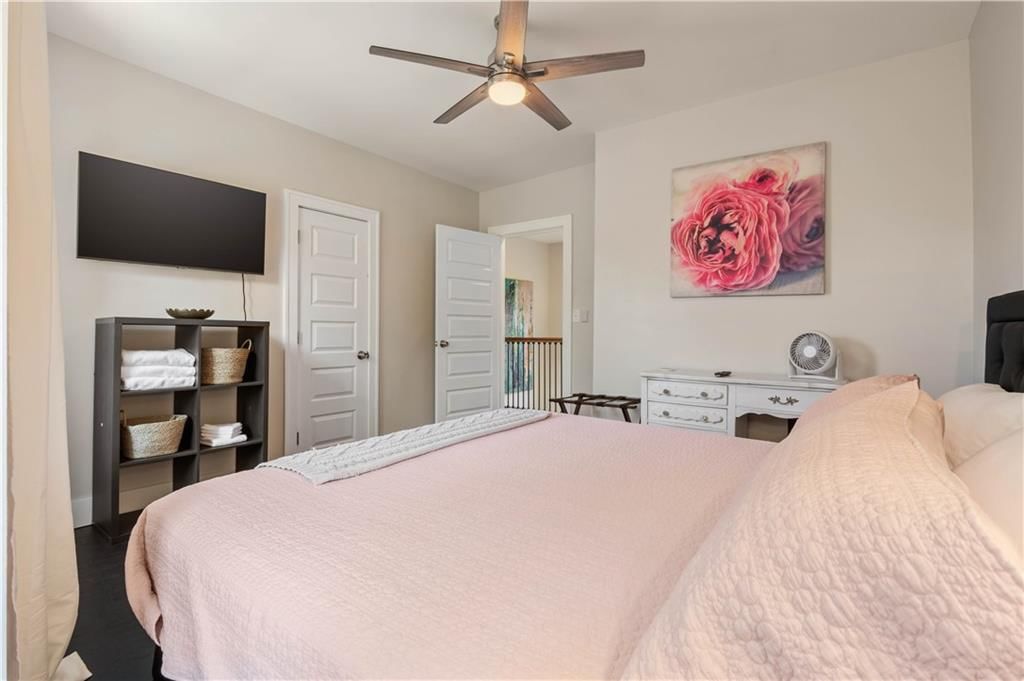 3833 Wyandotte Street — photo 18