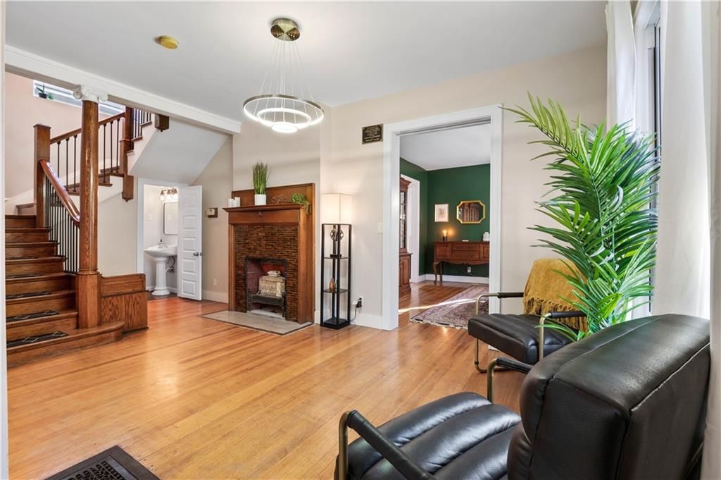 3833 Wyandotte Street — photo 32