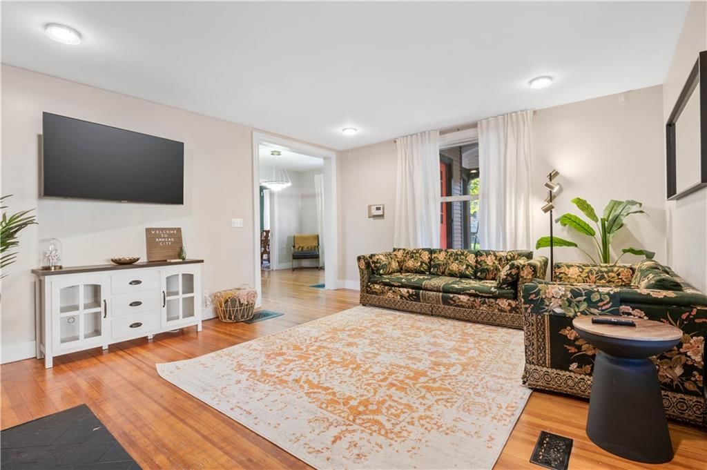 3833 Wyandotte Street — photo 35