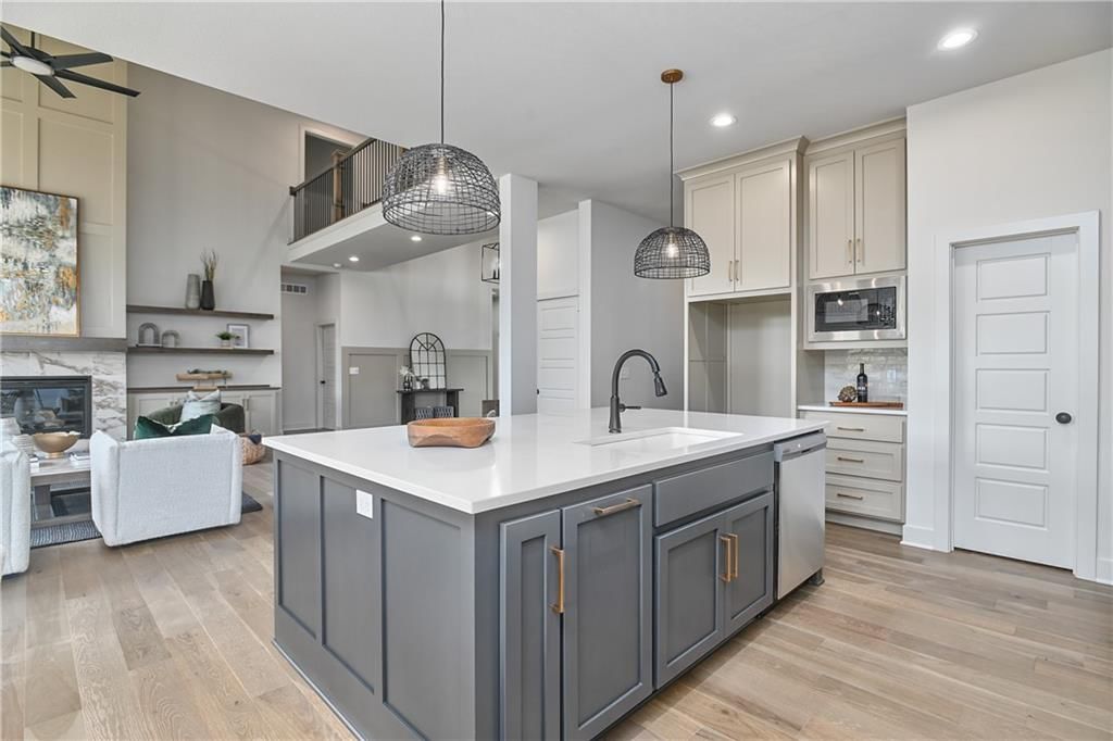 11441 S Langley Street — photo 44