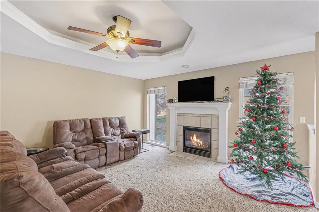 828 SW Country Hill Drive — photo 5