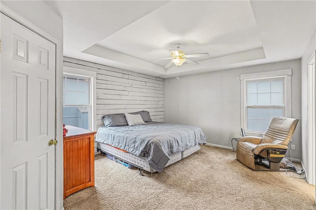 828 SW Country Hill Drive — photo 9
