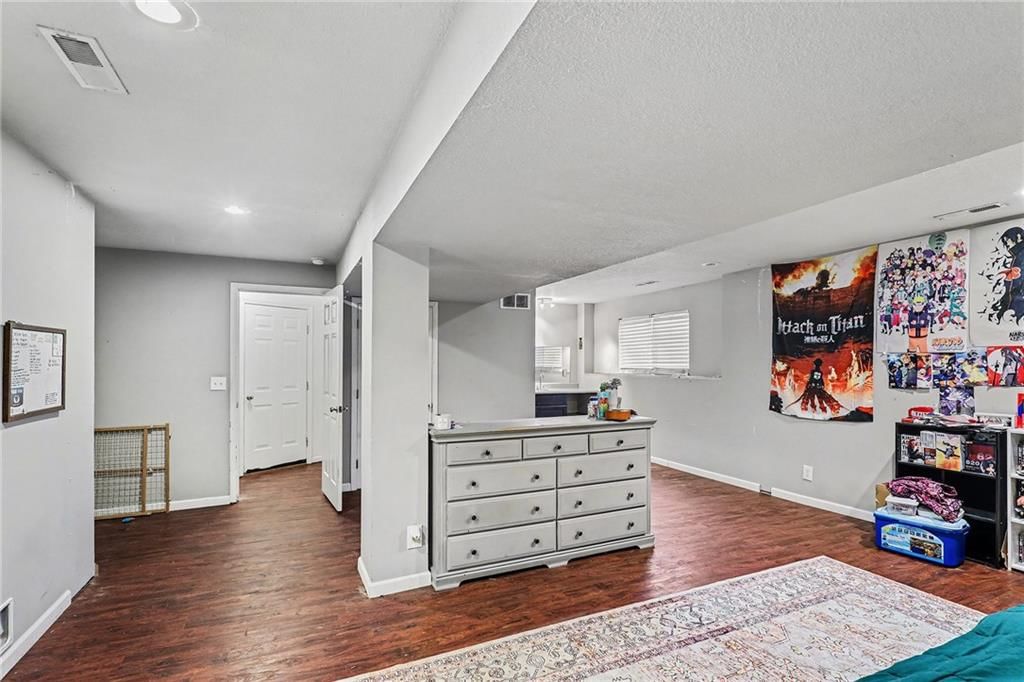 828 SW Country Hill Drive — photo 18