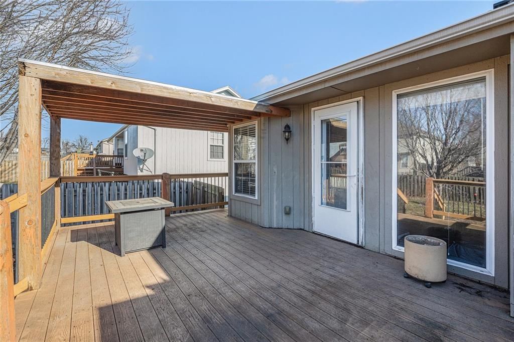 828 SW Country Hill Drive — photo 19