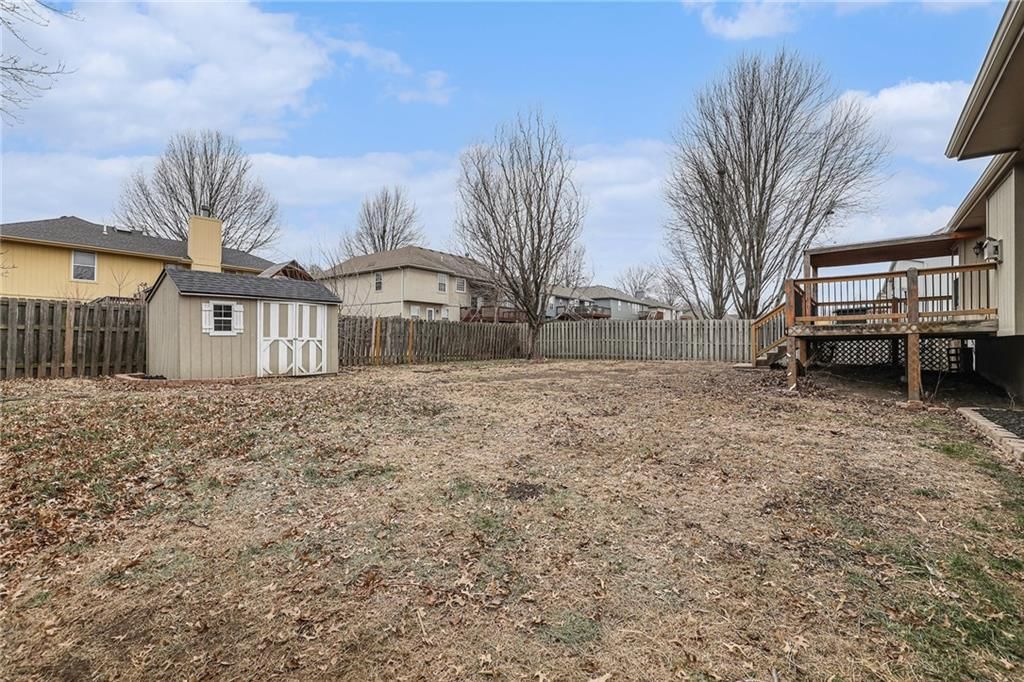 828 SW Country Hill Drive — photo 24