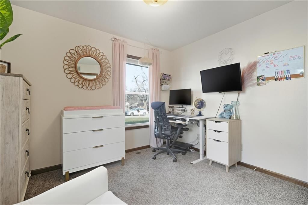 1829 Brook Street — photo 20