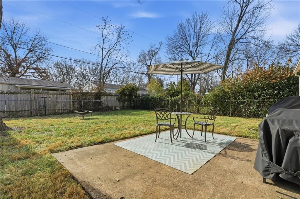 1829 Brook Street — photo 26